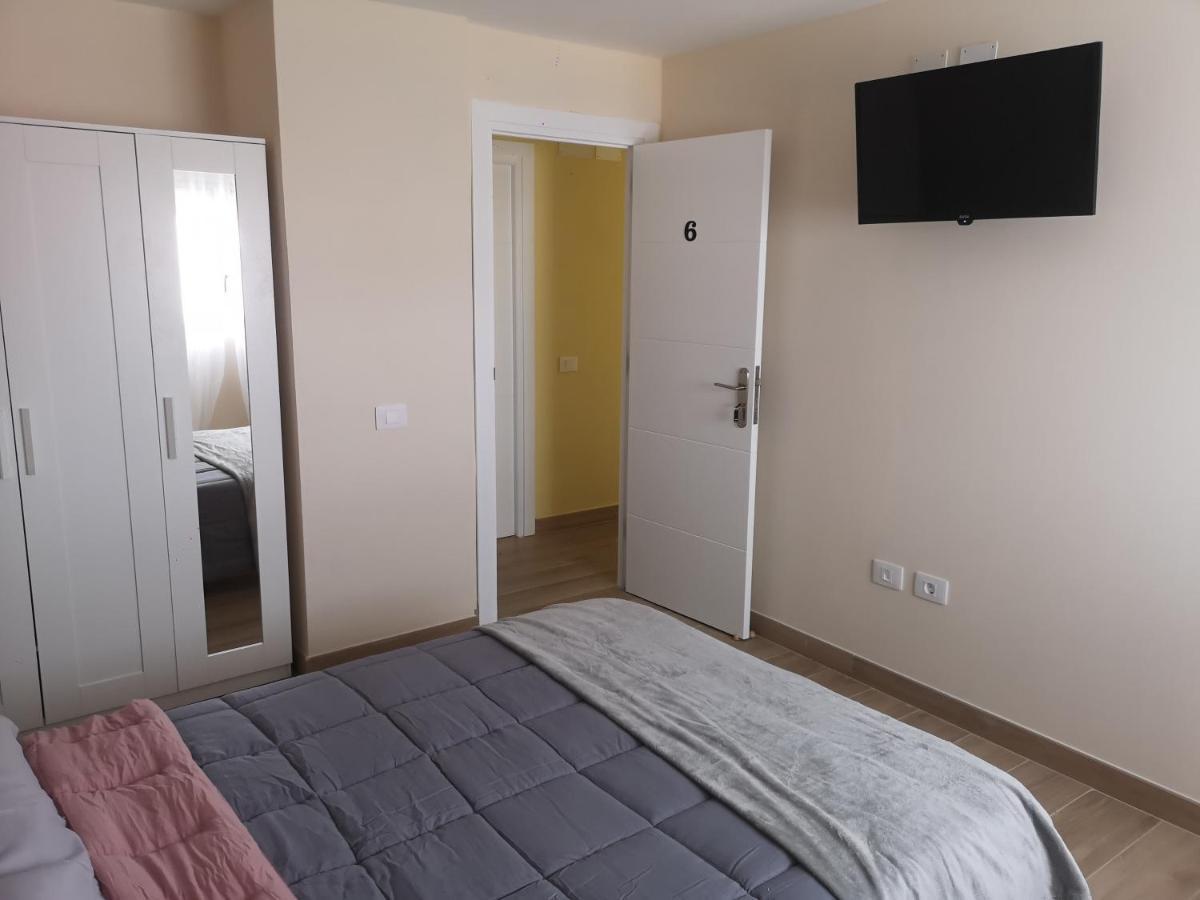 Hostal Mari En La Laguna, Alquiler Habitacion Privada En Hostal, 6 Habitaciones Cerca De La Universidad Y Aeropuerto Norte, 3 Banos Compartidos La Laguna  Exteriér fotografie