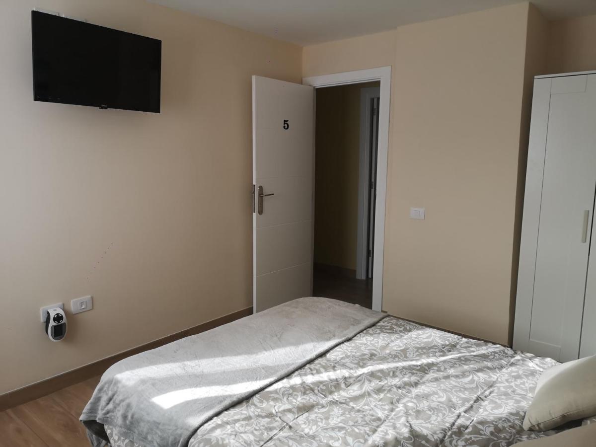 Hostal Mari En La Laguna, Alquiler Habitacion Privada En Hostal, 6 Habitaciones Cerca De La Universidad Y Aeropuerto Norte, 3 Banos Compartidos La Laguna  Exteriér fotografie