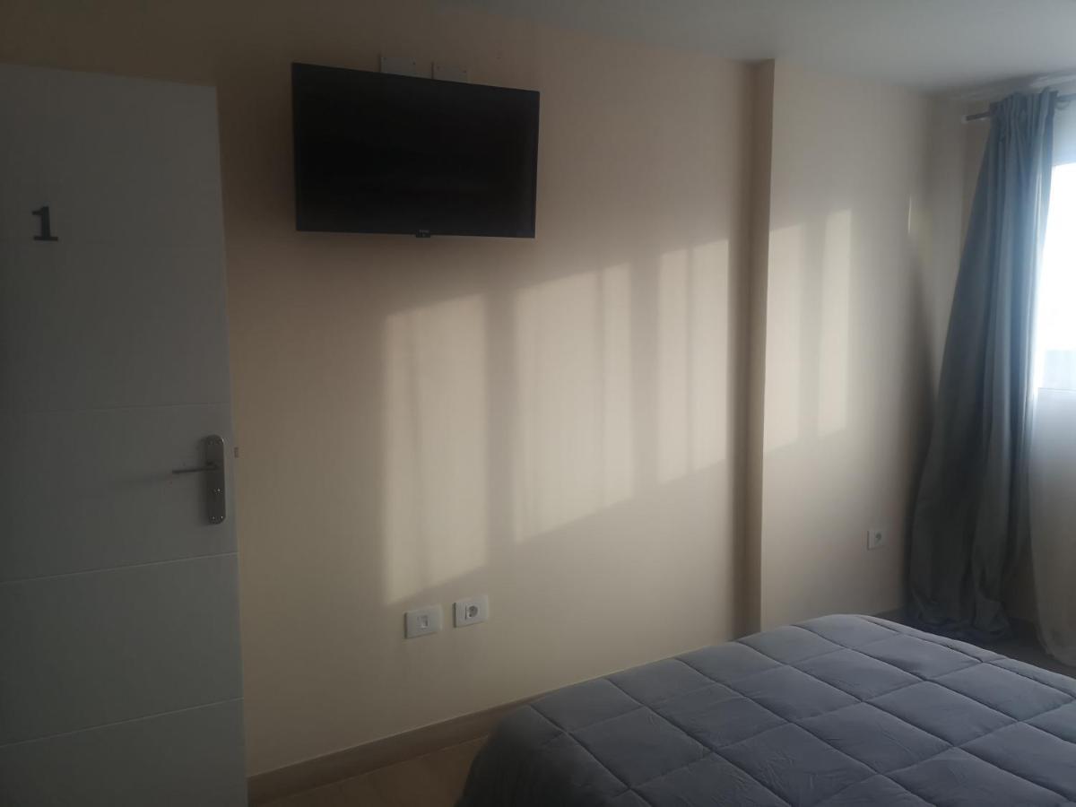 Hostal Mari En La Laguna, Alquiler Habitacion Privada En Hostal, 6 Habitaciones Cerca De La Universidad Y Aeropuerto Norte, 3 Banos Compartidos La Laguna  Exteriér fotografie