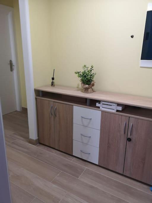 Hostal Mari En La Laguna, Alquiler Habitacion Privada En Hostal, 6 Habitaciones Cerca De La Universidad Y Aeropuerto Norte, 3 Banos Compartidos La Laguna  Exteriér fotografie
